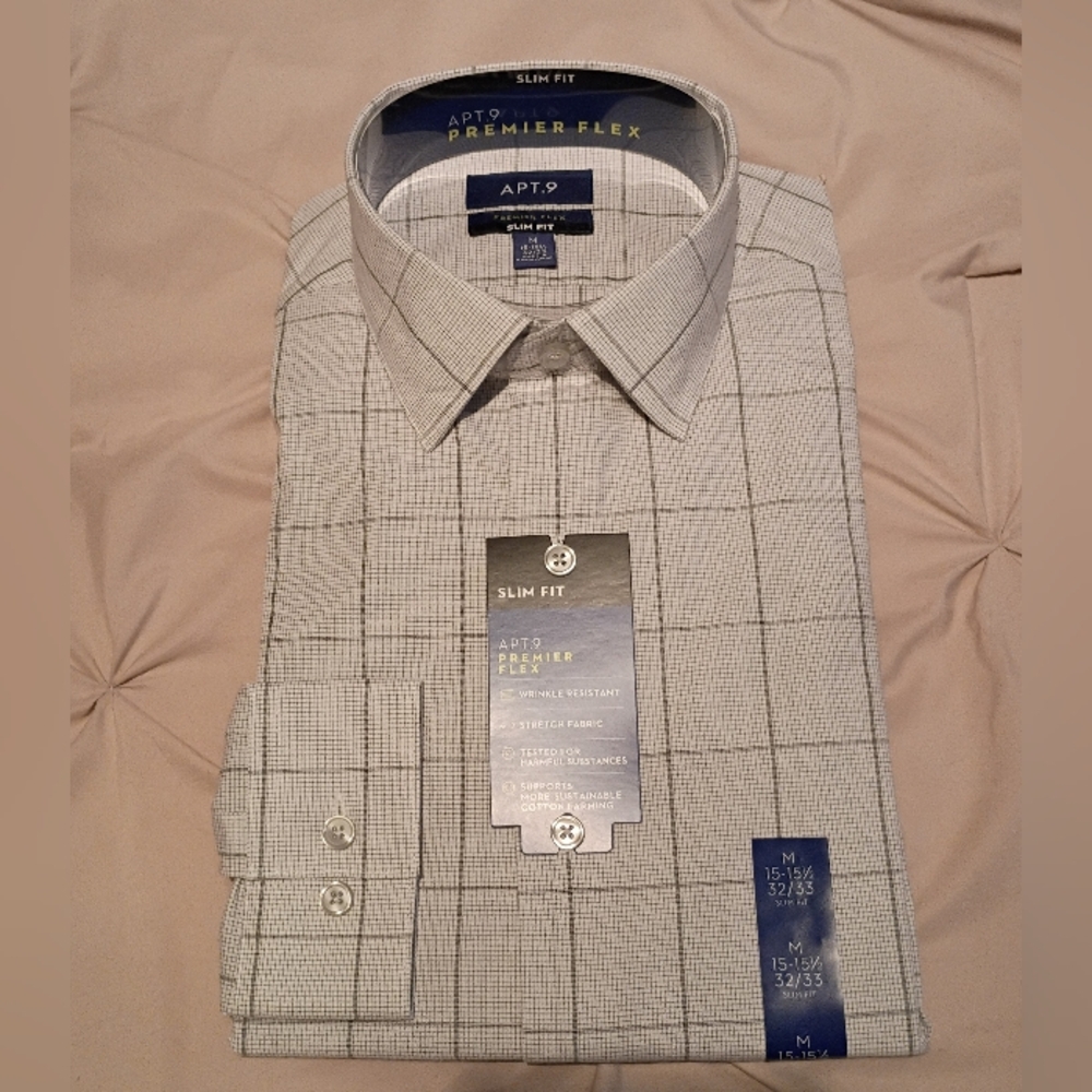 *NWT* Men's Apt. 9 White & Grey Dress Shirt. Size Medium!